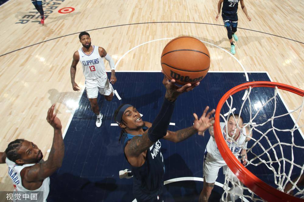 多名球员都 多名球员都