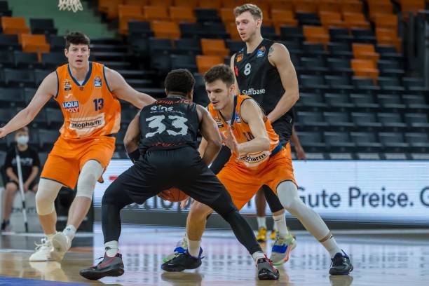 中国篮球正 中国篮球正